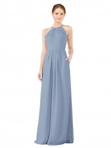 Azul polvoriento Cubierta Halter Cuello Alto Gasa Largo Vestidos de dama de honor Descuento