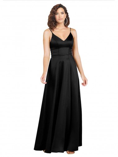 Negro línea A Cuello en V Satén sedoso Largo Formales Vestidos de dama de honor / Vestidos de fiesta Descuento