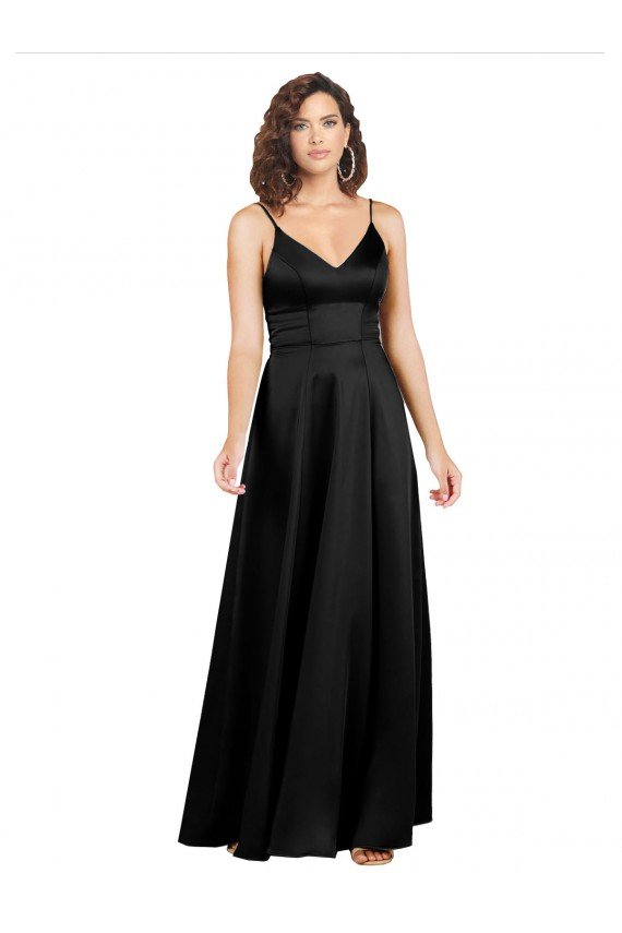 Negro línea A Cuello en V Satén sedoso Largo Formales Vestidos de dama de honor / Vestidos de fiesta Descuento