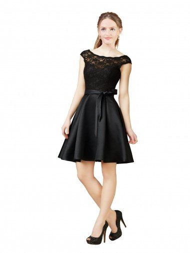 Negro línea A Ilusión Satén Encaje Corto Vestidos de dama de honor / Vestidos de cóctel Descuento