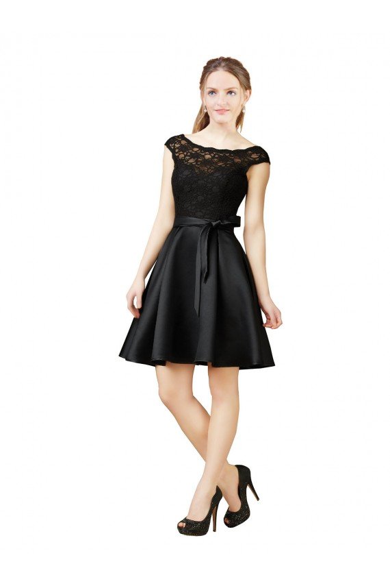 Negro línea A Ilusión Satén Encaje Corto Vestidos de dama de honor / Vestidos de cóctel Descuento