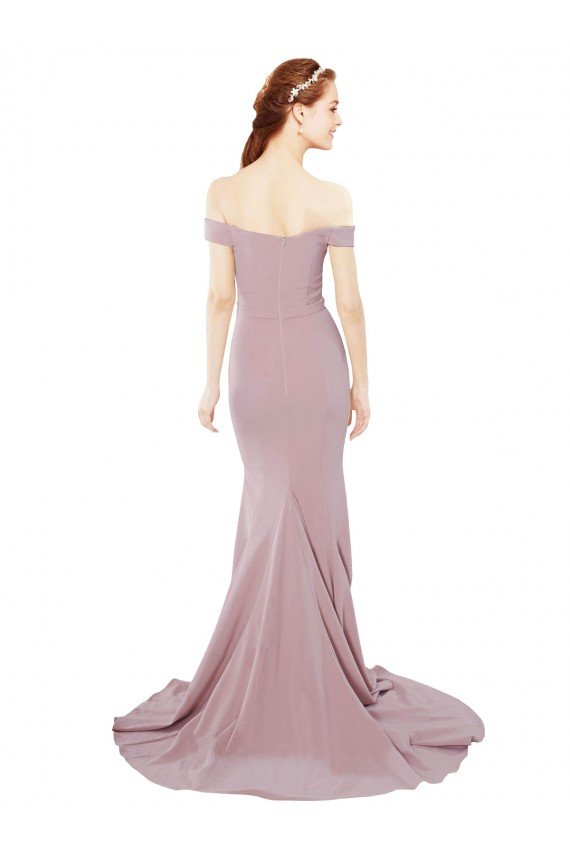 Rosa empolvado Sirena Hombros Descubiertos Barrer tren Crepé Elástico Largo Formales Vestidos de dama de honor / Vestidos de fiesta Descuento
